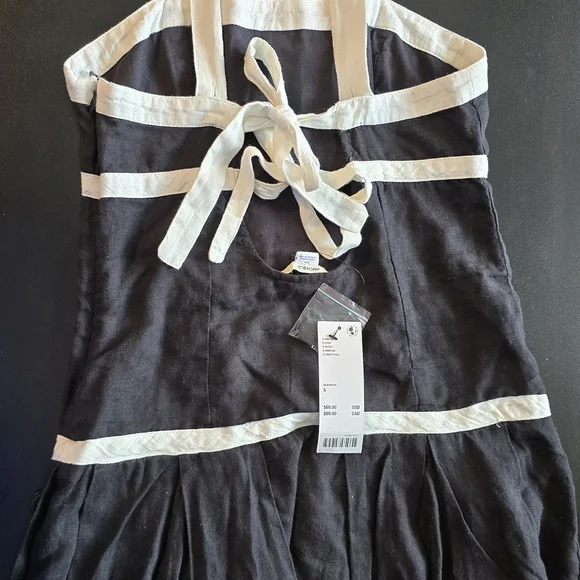 Black and White Sleeveless Dress - Picture 4 of 6